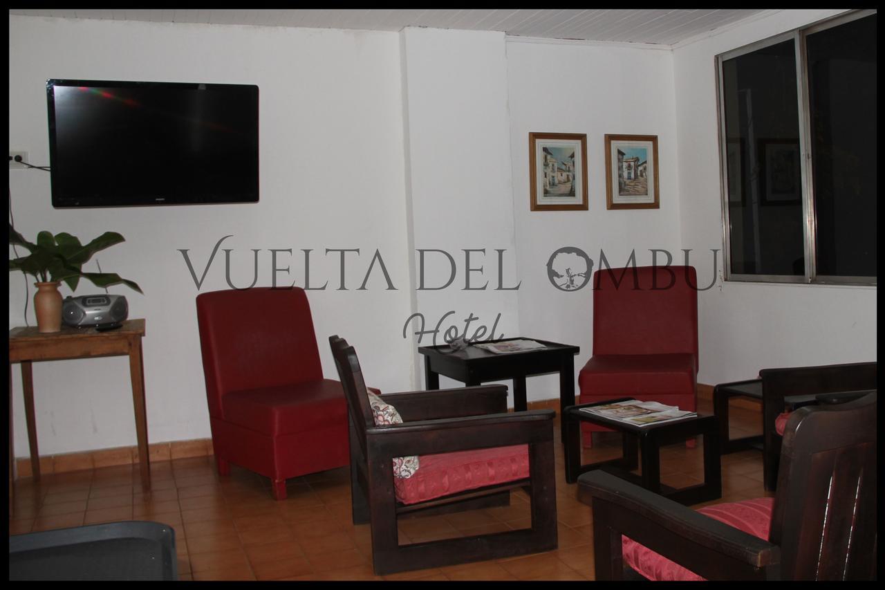 Hotel Vuelta Del Ombu Gobernador Virasora Kültér fotó